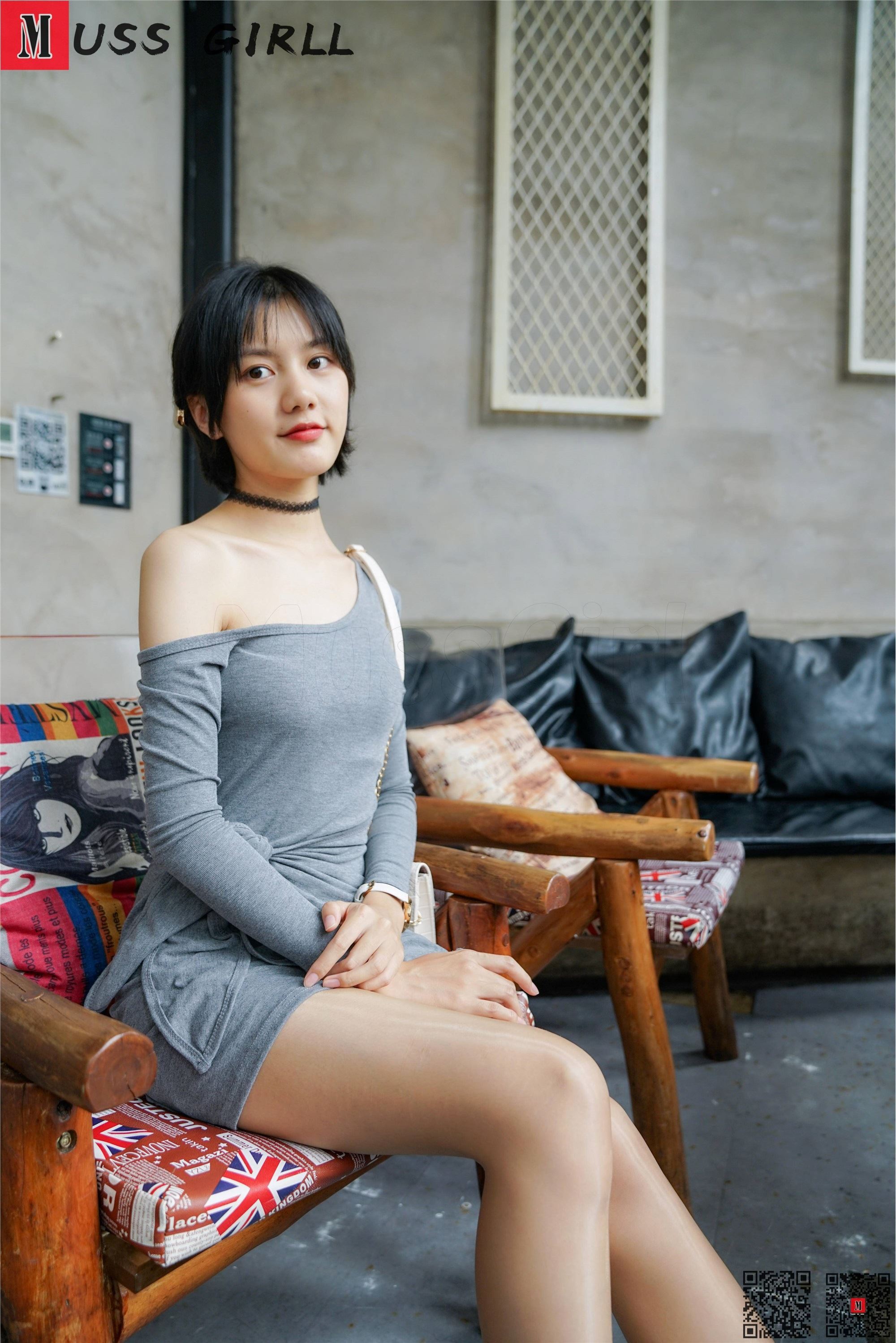 MussGirl慕丝女郎  NO.241-油亮肉丝灰色包臀裙高跟